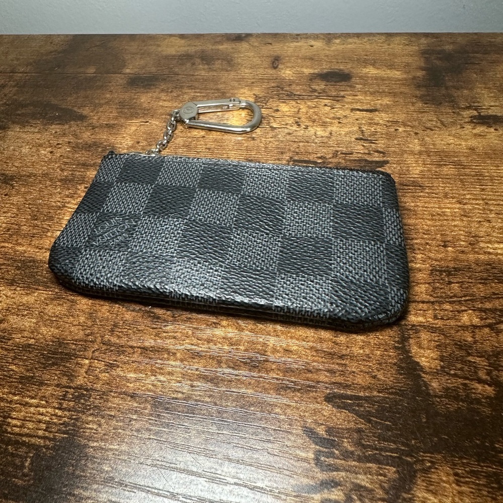 Louis Vuitton Damier Graphite Key Pouch - Picture 3 of 16